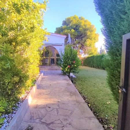 Holiday home Casa Independiente Con Jardin, Terraza Y Barbacoa Albert Villas